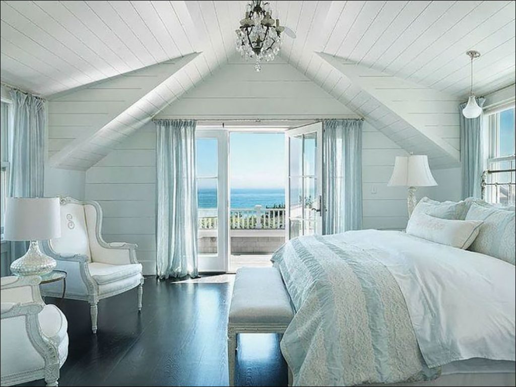 Bedroom overlooking the ocean